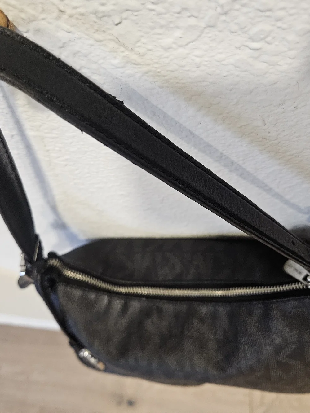 Michael Kors Jet Set Signature Pochette Bag - Black/Charcoal Monogram